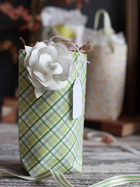 Học cách làm túi đựng quà từ scrapbook
