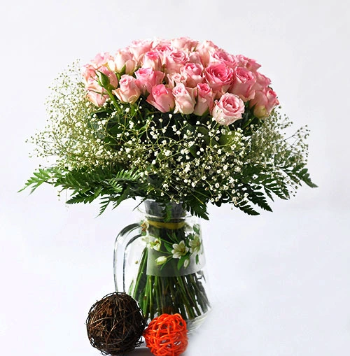 Những cách cắm hoa hồng đơn giản mà đẹp không ngờ 1 Những cách cắm hoa hồng đơn giản mà đẹp không ngờ