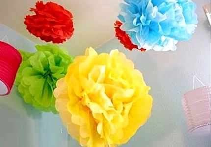 huong_dan_lam_hoa_treo_tuong_ruc_ro_lam_tu_giay_an_11 Hướng dẫn làm hoa treo tường rực rỡ làm từ giấy ăn