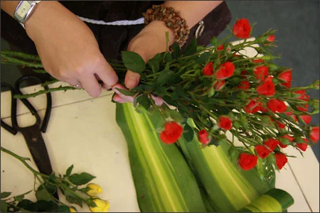 Cách bó hoa hồng tiểu muội cực đơn giản cho bạn