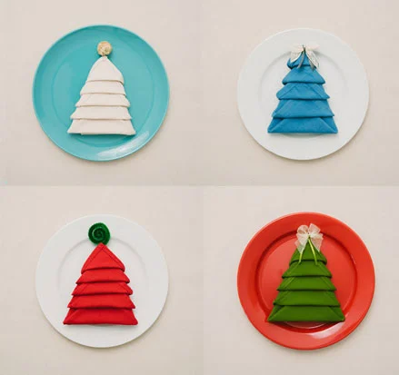 C&#225;ch xếp khăn ăn h&#236;nh c&#226;y th&#244;ng Noel