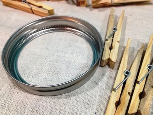4 &#253; tưởng tự l&#224;m cốc nến Gi&#225;ng sinh đơn giản m&#224; xinh xắn
