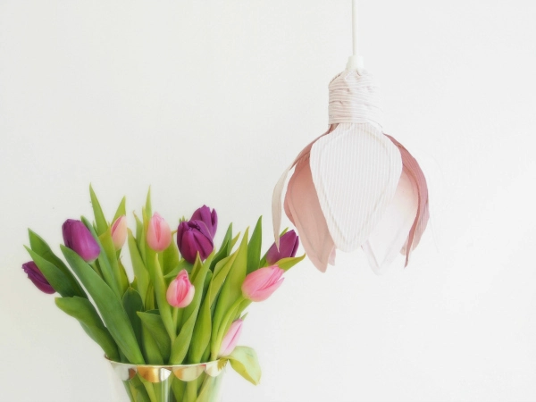 Tự chế chụp đ&#232;n hoa tuylip từ vải sợi