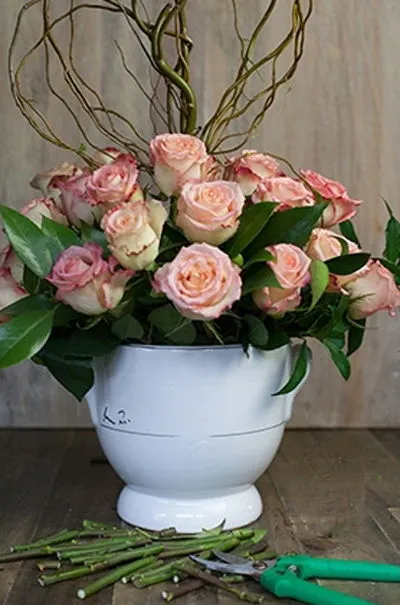 C&#225;ch cắm hoa hồng ng&#224;y Valentine tuyệt đẹp tặng nửa kia