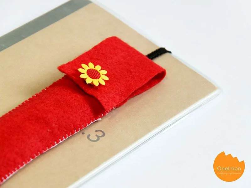 C&#225;ch l&#224;m bookmark handmade k&#232;m t&#250;i g&#224;i b&#250;t tiện lợi