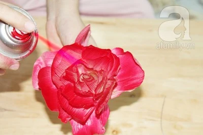 Gom g&#243;p vỏ bắp ng&#244; học c&#225;ch l&#224;m hoa giả xinh xắn
