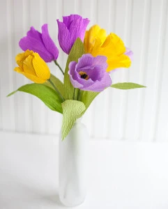 C&#225;ch l&#224;m hoa tulip bằng giấy nh&#250;n trang tr&#237; nh&#224; ng&#224;y Tết