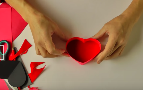 C&#225;ch l&#224;m hộp qu&#224; h&#236;nh tr&#225;i tim đẹp m&#234; ly tặng n&#224;ng 20/10