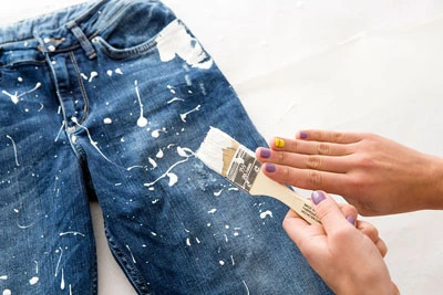 H&#244; biến quần jean cũ th&#224;nh m&#243;n đồ vừa c&#225; t&#237;nh vừa độc đ&#225;o