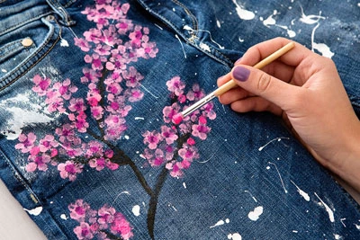 H&#244; biến quần jean cũ th&#224;nh m&#243;n đồ vừa c&#225; t&#237;nh vừa độc đ&#225;o