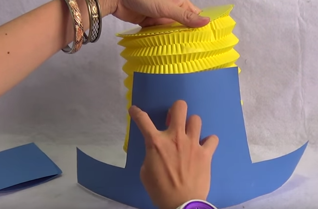 Đua nhau học c&#225;ch l&#224;m lồng đ&#232;n đơn giản h&#236;nh minion y&#234;u gh&#234;