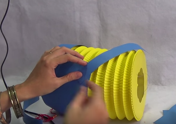 Đua nhau học c&#225;ch l&#224;m lồng đ&#232;n đơn giản h&#236;nh minion y&#234;u gh&#234;