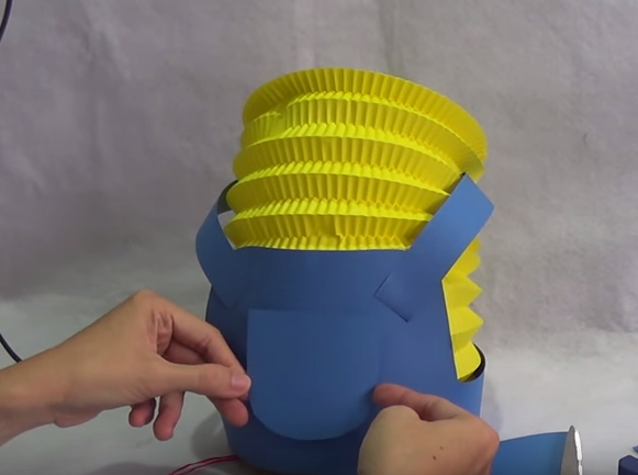 Đua nhau học c&#225;ch l&#224;m lồng đ&#232;n đơn giản h&#236;nh minion y&#234;u gh&#234;