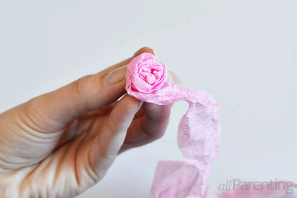 L&#224;m quả cầu hoa giấy trang tr&#237; nh&#224; m&#249;a xu&#226;n