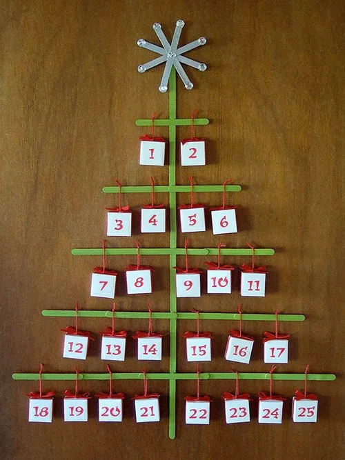 Gợi &#253; bạn c&#225;ch l&#224;m lịch treo tường h&#236;nh c&#226;y th&#244;ng Noel