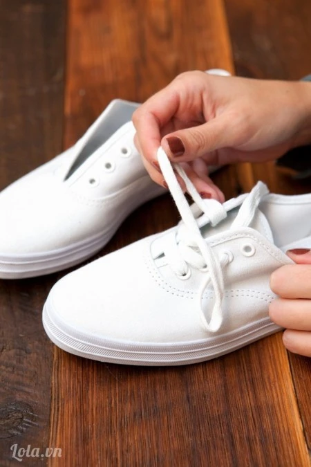 Hướng dẫn c&#225;ch trang tr&#237; gi&#224;y sặc sỡ cho m&#249;a h&#232;