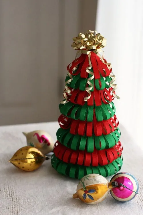 Hướng dẫn l&#224;m c&#226;y th&#244;ng Noel si&#234;u lung linh từ ruy băng