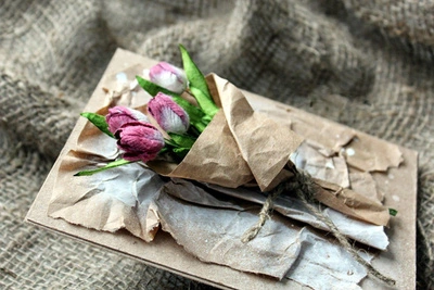 L&#224;m thiệp 8/3 gắn đầy hoa với phong c&#225;ch vintage tặng n&#224;ng