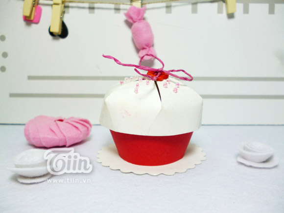 C&#225;ch l&#224;m hộp qu&#224; h&#236;nh b&#225;nh cupcake