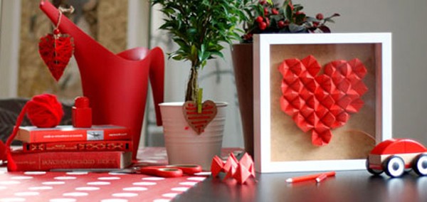 Gấp giấy origami l&#224;m tranh tr&#225;i tim cho ng&#224;y Valentine trắng