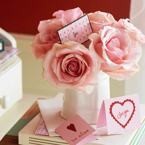 C&#225;c c&#225;ch cắm hoa Valentine cực xinh xắn m&#224; đơn giản