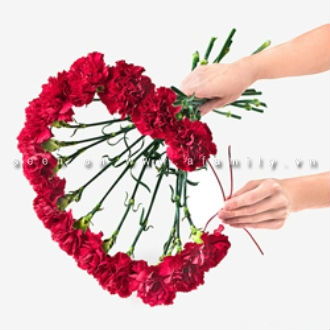 C&#225;ch b&#243; hoa hồng h&#236;nh tr&#225;i tim ngọt ng&#224;o cho Valentine