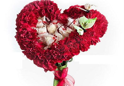 C&#225;ch b&#243; hoa hồng h&#236;nh tr&#225;i tim ngọt ng&#224;o cho Valentine