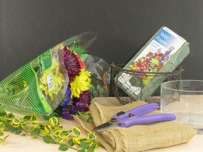 C&#225;ch cắm hoa 8/3 kiểu giỏ cực dễ thương d&#224;nh tặng n&#224;ng
