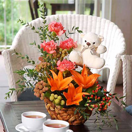 C&#225;ch cắm hoa để b&#224;n đẹp trang tr&#237; nh&#224; th&#234;m lung linh