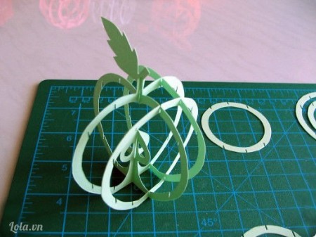 C&#225;ch gh&#233;p m&#244; h&#236;nh giấy 3D th&#224;nh quả t&#225;o cực đẹp