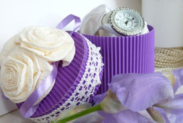 C&#225;ch l&#224;m hộp qu&#224; bằng giấy m&#224;u t&#237;m tinh tế, sang trọng