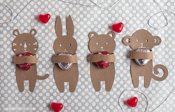 C&#225;ch l&#224;m qu&#224; tặng 8/3 bằng ch&#250; gấu, thỏ &#244;m kẹo xinh xắn