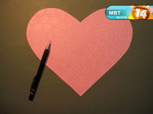 C&#225;ch l&#224;m thiệp Valentine với lời y&#234;u được giấu k&#237;n