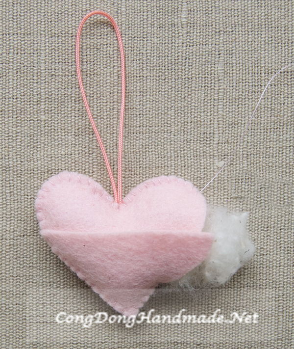 C&#225;ch l&#224;m tr&#225;i tim nhồi b&#244;ng xinh xắn cho ng&#224;y Valentine