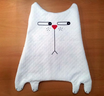 May gối handmade ch&#250; m&#232;o bắt c&#225; y&#234;u đến &quot;rụng tim&quot;