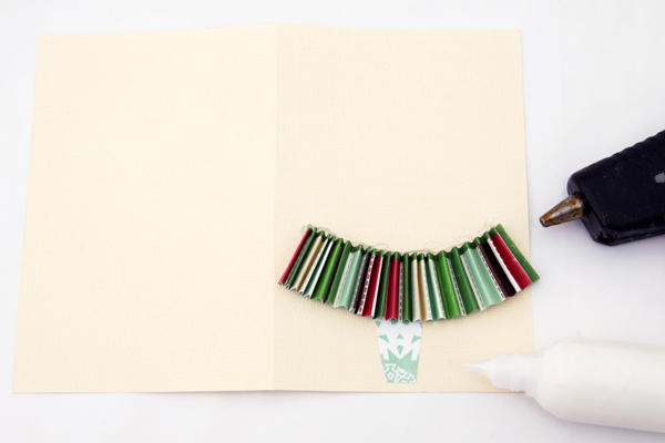 L&#224;m thiệp c&#226;y th&#244;ng Noel bằng c&#225;ch xếp giấy dễ kh&#244;ng tưởng