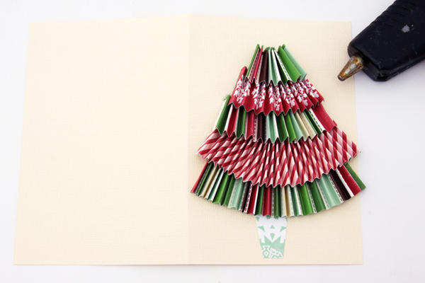 L&#224;m thiệp c&#226;y th&#244;ng Noel bằng c&#225;ch xếp giấy dễ kh&#244;ng tưởng