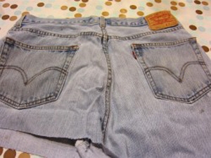 Chế t&#250;i quần jeans th&#224;nh hộp đựng đĩa CD độc đ&#225;o