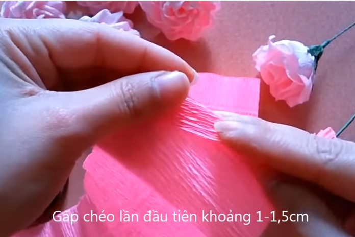 Chi tiết c&#225;ch l&#224;m hoa hồng xoắn giấy &#39;để ai cũng l&#224;m được&#39;