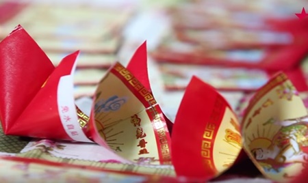 Đ&#232;n lồng Tết từ bao l&#236; x&#236; - g&#225;i vụng cũng l&#224;m được