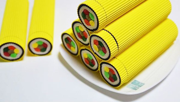 Học c&#225;ch l&#224;m hộp qu&#224; h&#236;nh cơm cuộn sushi cực lạ mắt