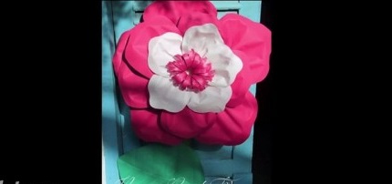 Hướng dẫn c&#225;ch l&#224;m hoa hồng bằng giấy khổ lớn