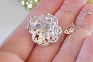 L&#224;m c&#226;y th&#244;ng Noel lấp l&#225;nh v&#224; rực rỡ đ&#243;n Gi&#225;ng sinh