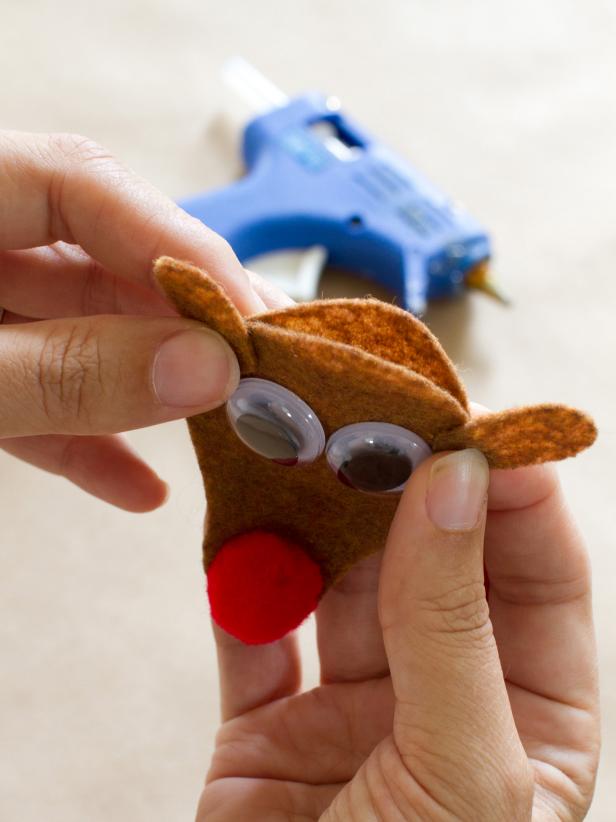 L&#224;m ch&#250; tuần lộc ngộ nghĩnh trang tr&#237; c&#226;y th&#244;ng Noel