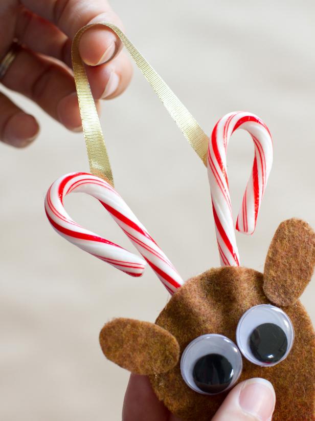L&#224;m ch&#250; tuần lộc ngộ nghĩnh trang tr&#237; c&#226;y th&#244;ng Noel