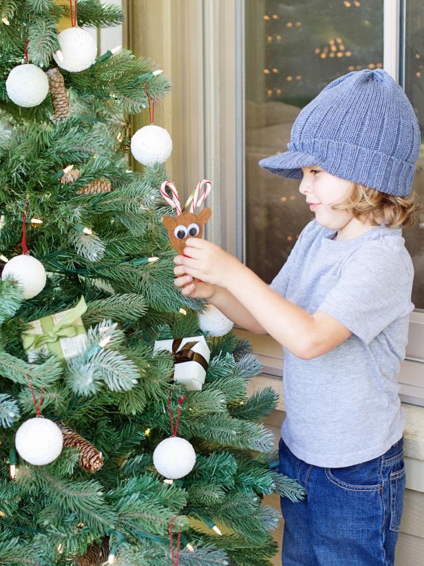 L&#224;m ch&#250; tuần lộc ngộ nghĩnh trang tr&#237; c&#226;y th&#244;ng Noel