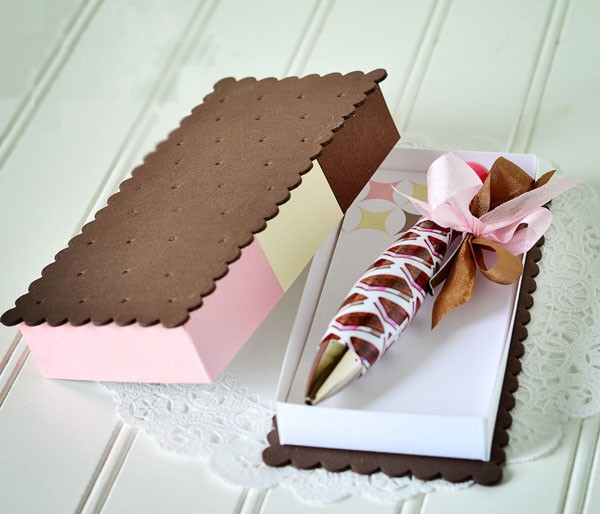 L&#224;m hộp qu&#224; h&#236;nh b&#225;nh quy nh&#236;n cũng đẹp, m&#224; l&#224;m cũng dễ